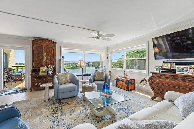 374 Golfview Road #405, North Palm Beach