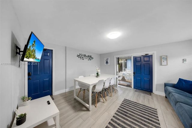 4 of 44 - 817 Sw 12th Street, Fort Lauderdale, FL