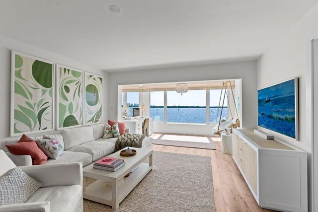 52 Yacht Club Drive #204, North Palm Beach
