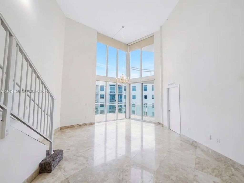 3000 Ne 188th Street #709, Aventura