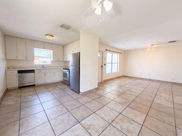 2 of 19 - 1418 K, Lake Worth Beach, FL