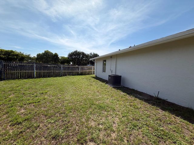 5 of 19 - 1418 K, Lake Worth Beach, FL