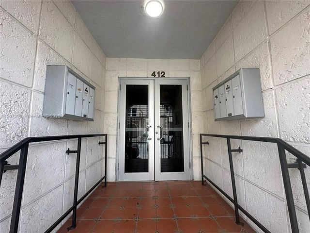 4 of 21 - 412 Sw 10th Avenue, Miami, FL