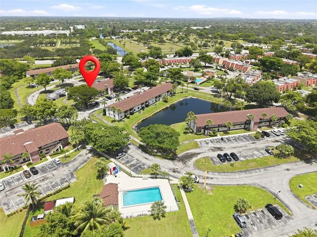 2 of 27 - 6040 Shakerwood Circle #201, Tamarac, FL