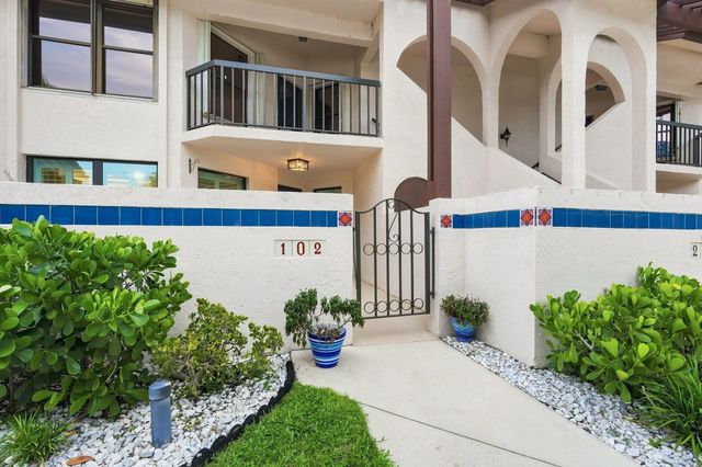 3410 Se Martinique Trace #102, Stuart