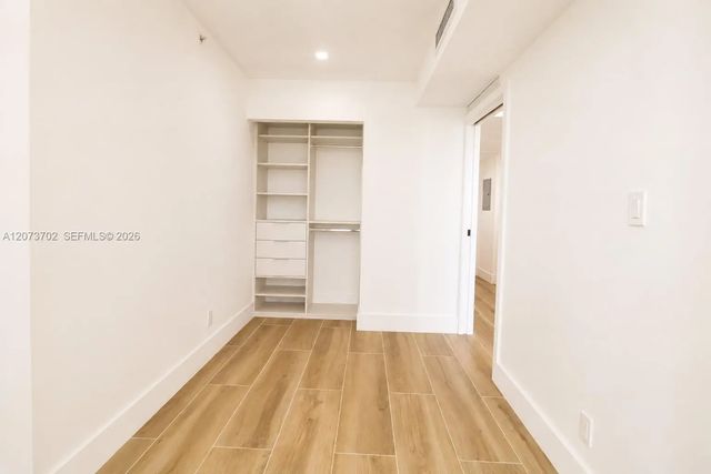 5 of 34 - 5601 Collins Avenue #1009, Miami Beach, FL