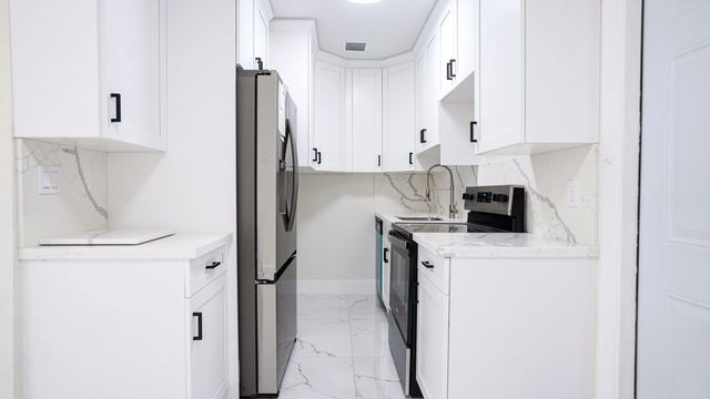 4 of 16 - 15740 Nw 18th Avenue, Opa-Locka, FL