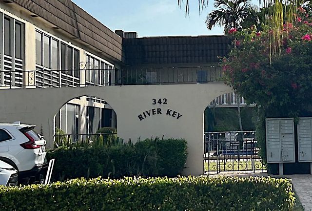 342 Southwind Drive #203, North Palm Beach