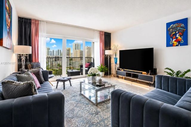3 of 23 - 300 Bayview Drive #807, Sunny Isles Beach, FL