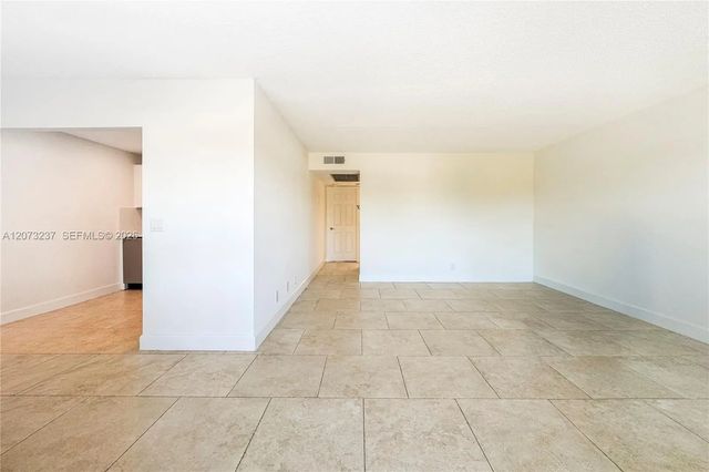 2 of 23 - 382 Wellington K #382, West Palm Beach, FL