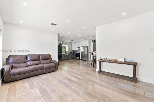 2 of 35 - 681 W 55th Place, Hialeah, FL