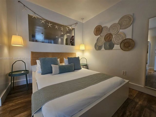 4 of 27 - 751 Collins Avenue #3, Miami Beach, FL