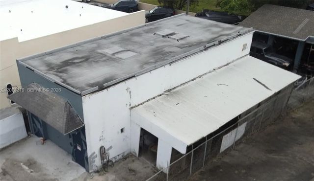 18356 W Dixie Highway, North Miami Beach