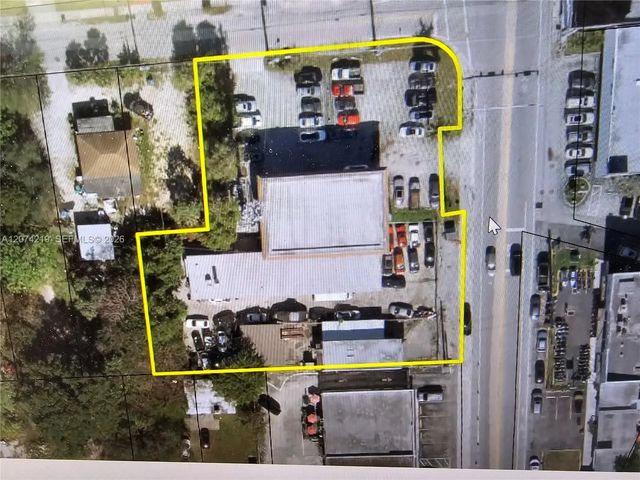 2 of 5 - 18356 W Dixie Highway, North Miami Beach, FL