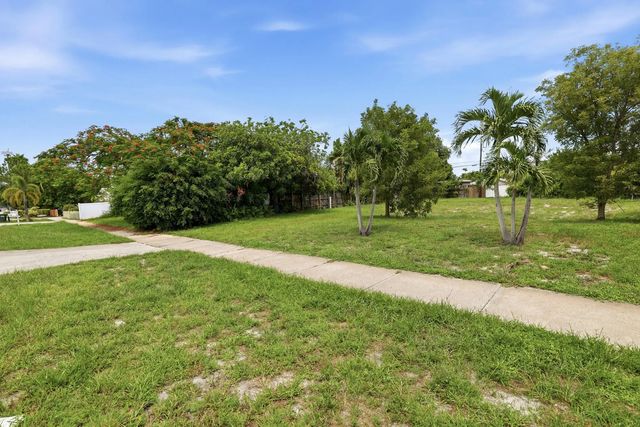 2 of 16 - 233 S Swinton Avenue, Delray Beach, FL
