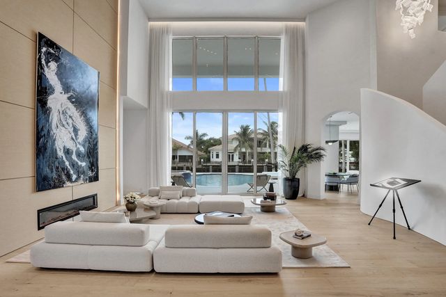 30 S Compass Drive, Fort Lauderdale