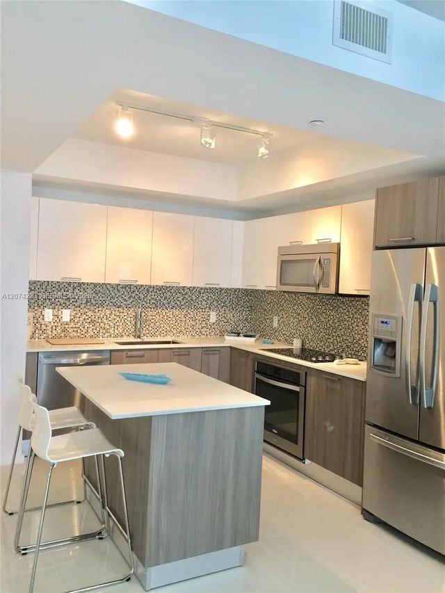 5 of 22 - 5300 Paseo Boulevard #410, Doral, FL