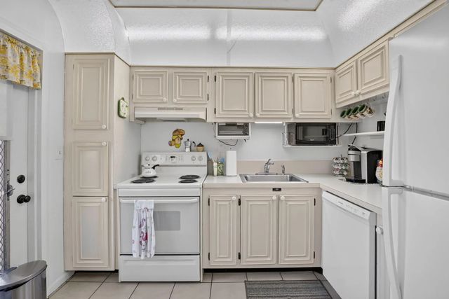 5 of 30 - 1103 Nw 58th Terrace #420, Sunrise, FL