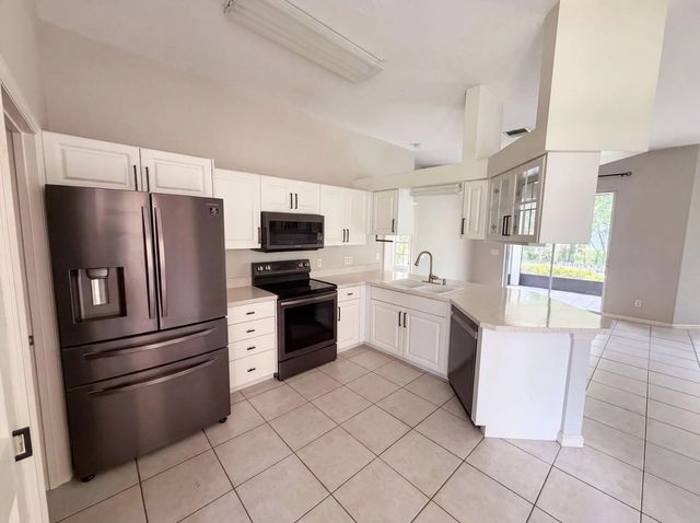 2 of 28 - 400 46th, Vero Beach, FL