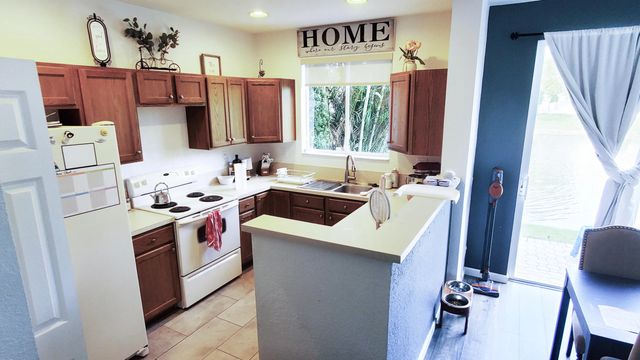 3 of 19 - 3051 Laurel Ridge Circle, Riviera Beach, FL
