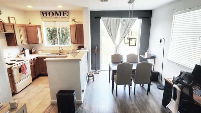 5 of 19 - 3051 Laurel Ridge Circle, Riviera Beach, FL
