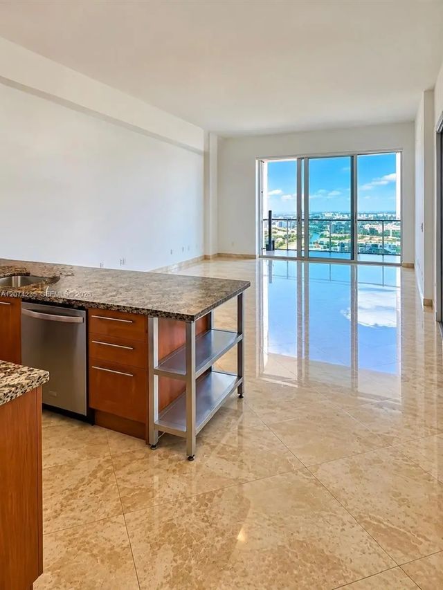 185 Sw 7th Street #4303, Miami