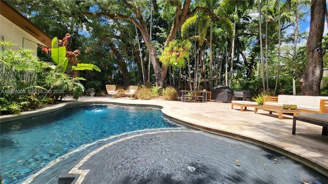 4 of 31 - 391 Ne 131st Street, North Miami, FL
