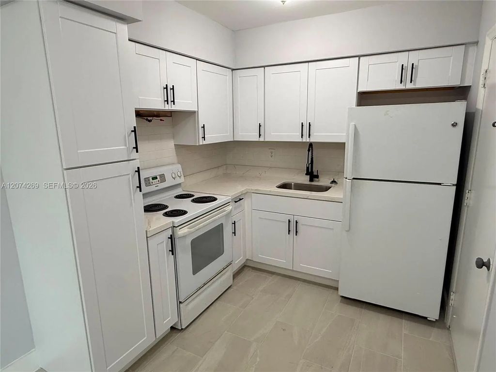1824 Monroe Street #12, Hollywood