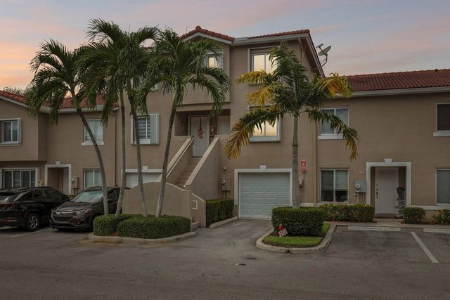 3 of 43 - 167 Riviera Circle, Weston, FL