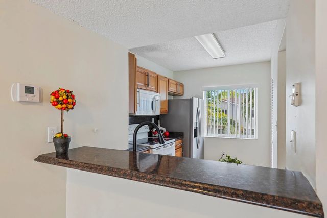 5 of 43 - 167 Riviera Circle, Weston, FL