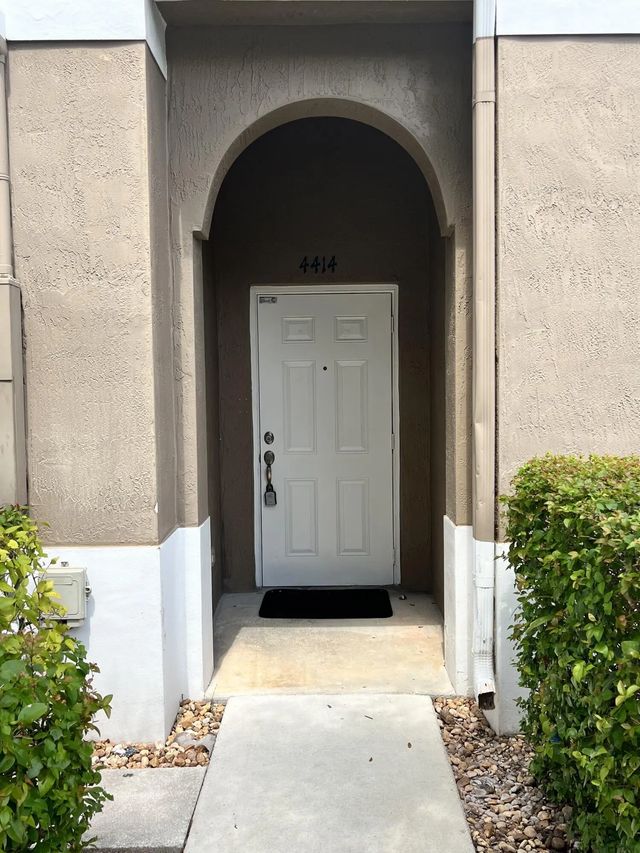 2 of 31 - 4414 Woodland Circle, Tamarac, FL