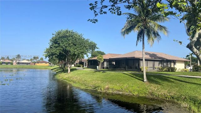 5437 Mendoza Street, West Palm Beach