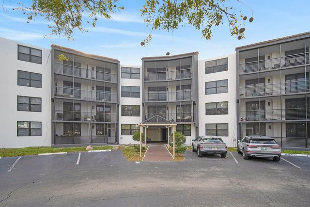 3900 N Hills Drive #306, Hollywood