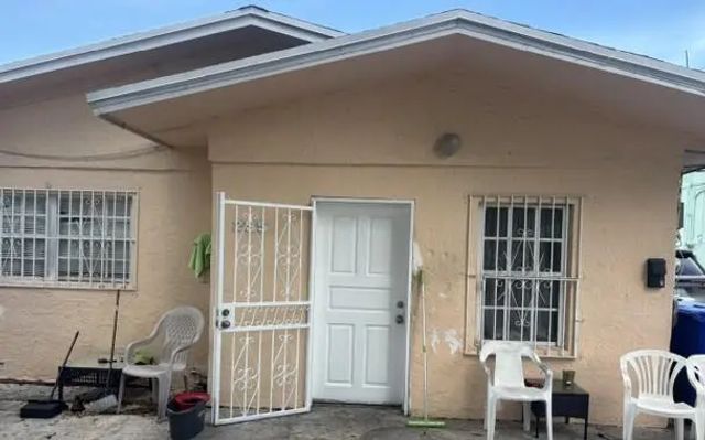 255 Nw 27th Court, Miami