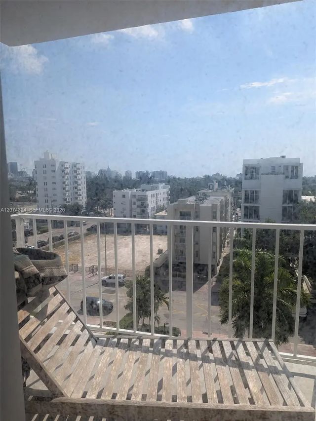 3 of 5 - 1228 West Avenue #609, Miami Beach, FL