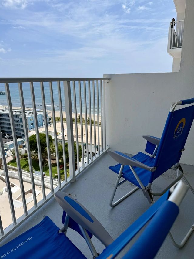 4 of 40 - 111 Briny Avenue #1405, Pompano Beach, FL