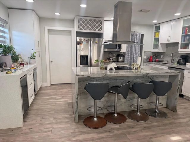 3 of 24 - 1201 N 70th Way, Hollywood, FL