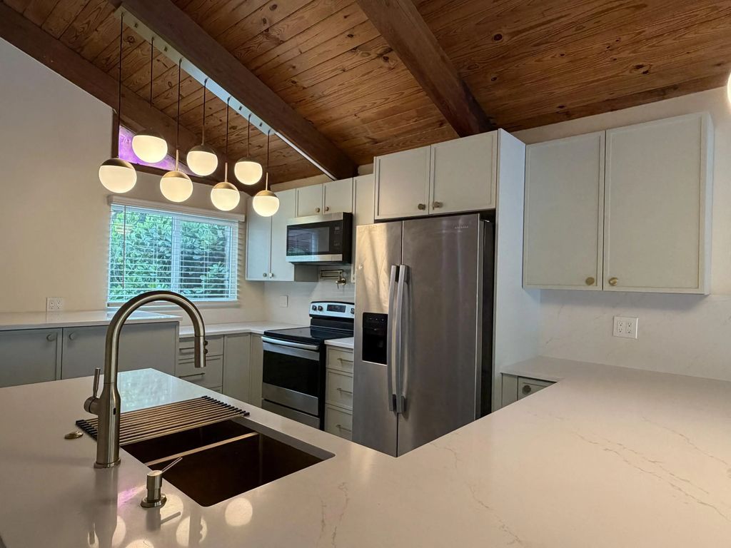 6131 Nw 32nd Way, Fort Lauderdale