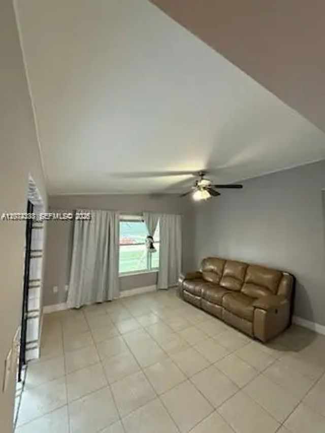 5 of 30 - 4100 Sw 36th, West Park, FL
