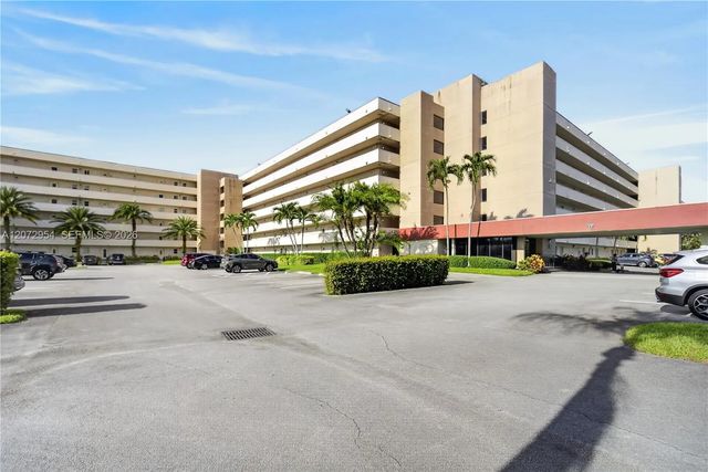 2 of 28 - 8900 Washington Boulevard #409, Pembroke Pines, FL