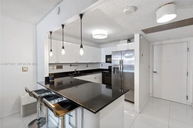 3 of 34 - 2301 Collins Avenue #931, Miami Beach, FL
