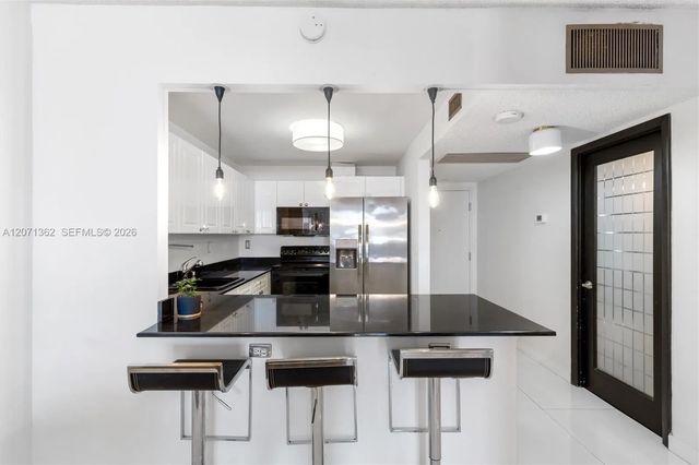 5 of 34 - 2301 Collins Avenue #931, Miami Beach, FL