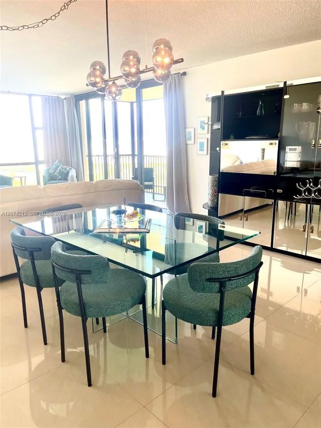 4 of 17 - 20379 W Country Club Drive #2433, Aventura, FL
