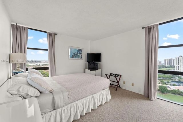 5 of 17 - 20379 W Country Club Drive #2433, Aventura, FL