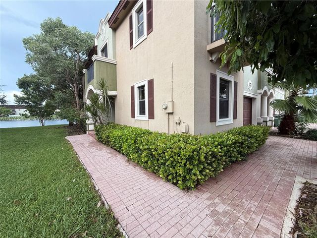 3 of 32 - 606 Ne 35th Avenue, Homestead, FL