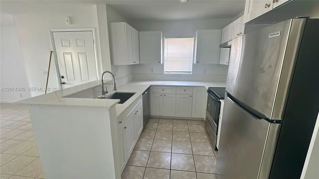 4096 N Pine Island Road #2112, Sunrise