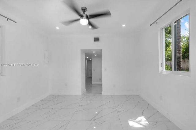 4 of 33 - 330 Nw 82nd Terrace, Miami, FL