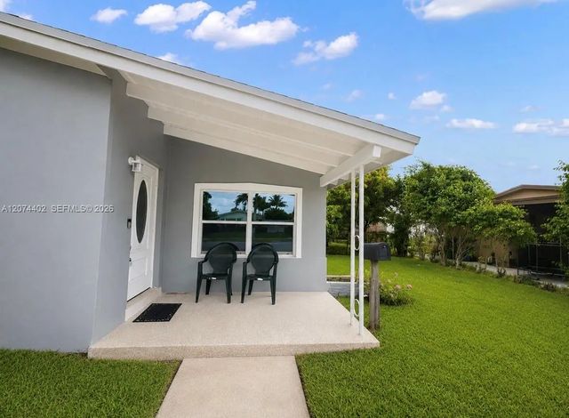 3 of 20 - 3861 Nw 6th Street, Lauderhill, FL