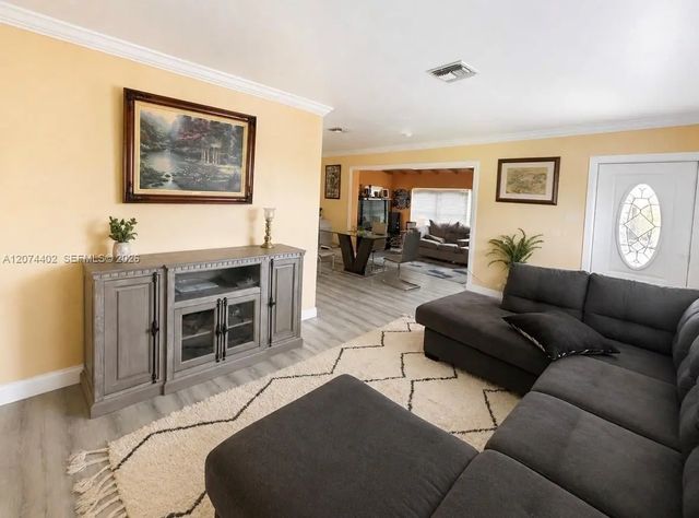 5 of 20 - 3861 Nw 6th Street, Lauderhill, FL
