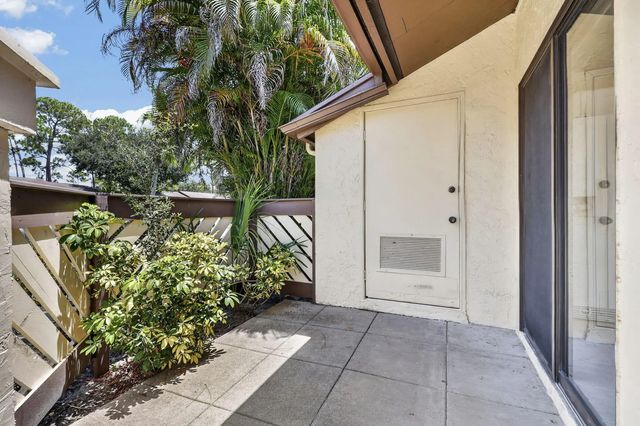 4 of 42 - 184 Mastic Tree Court, Royal Palm Beach, FL